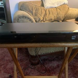 Samsung 1080P DVD Player. Comes with Remote Control and Owners Manual!